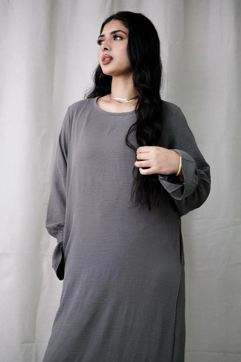 Essential Basic Dark Grey Abaya - Image 2
