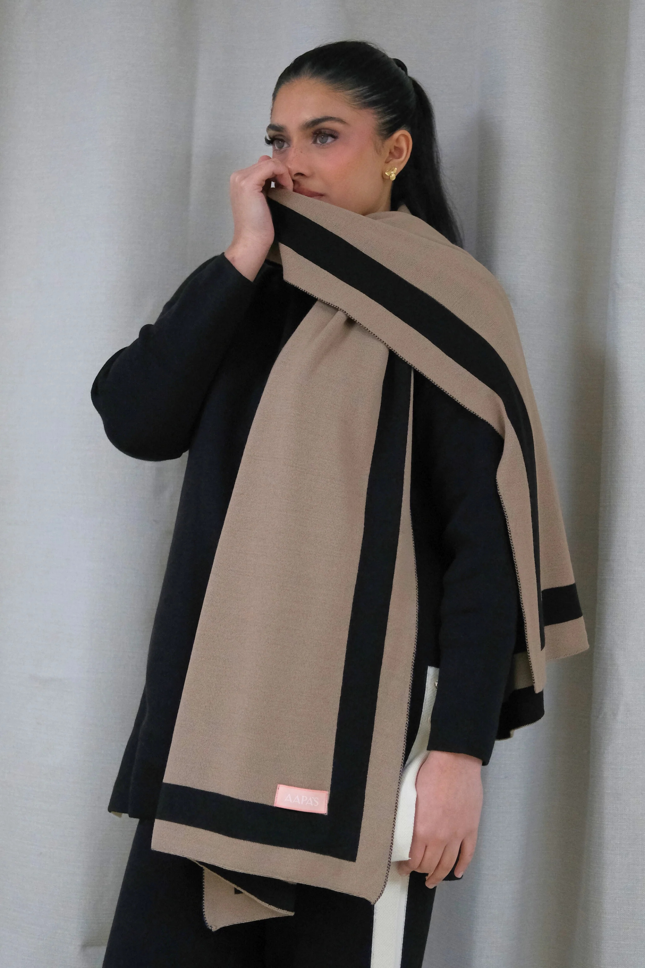 Knitted Draped Mouse Shawl - Image 4