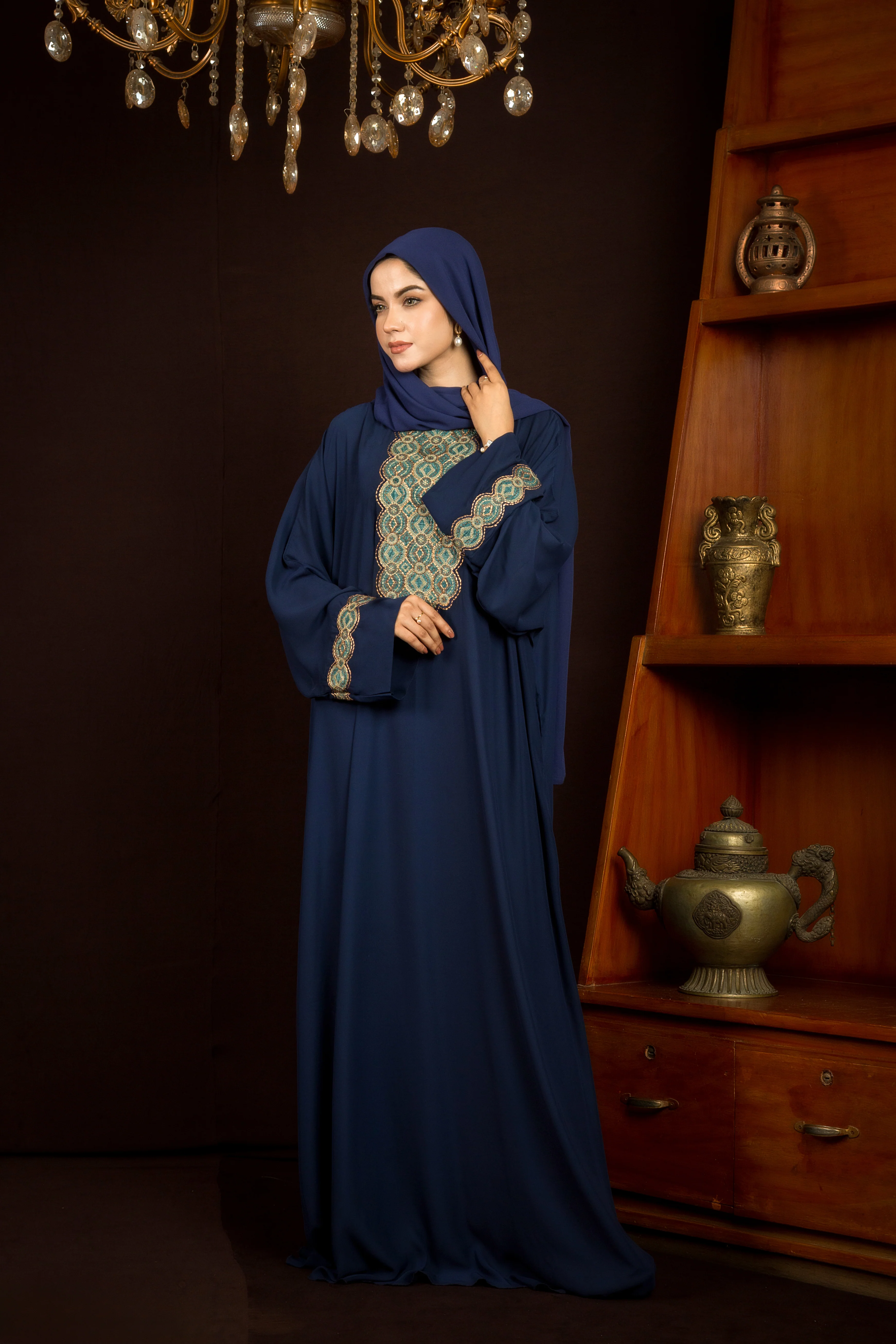 Zahara Navy Abaya - Image 4